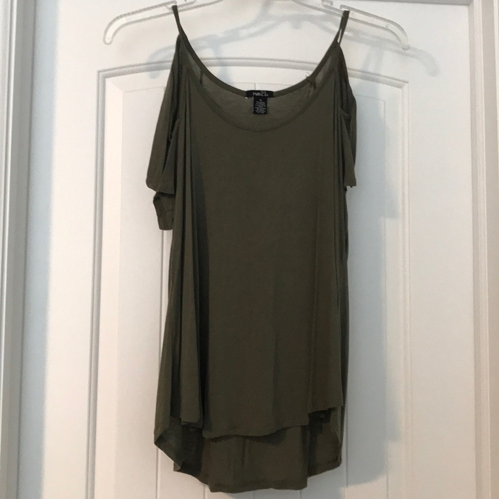 Off the shoulder T-shirt